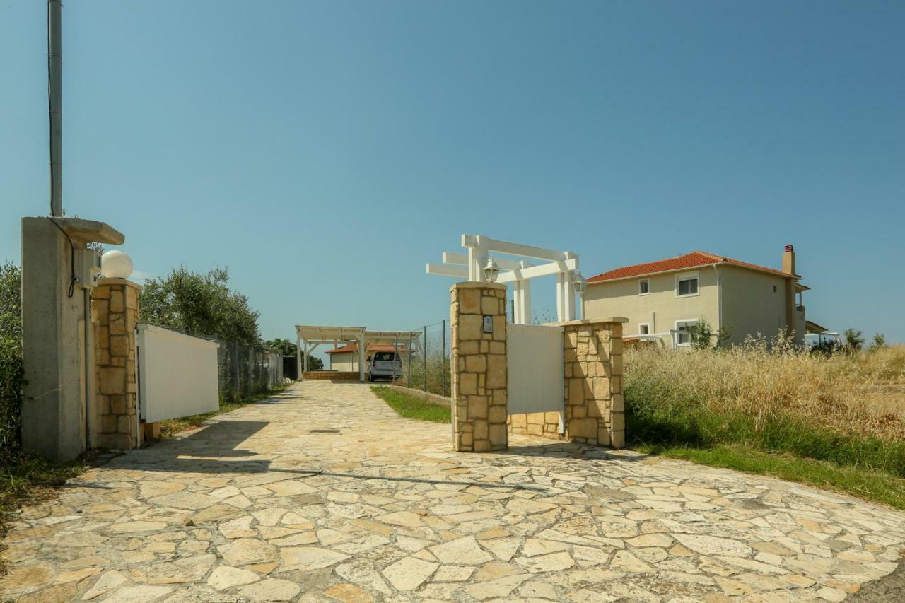 Magnificent Seascape Villa On A Secluded Beach Nea Moudania Eksteriør billede